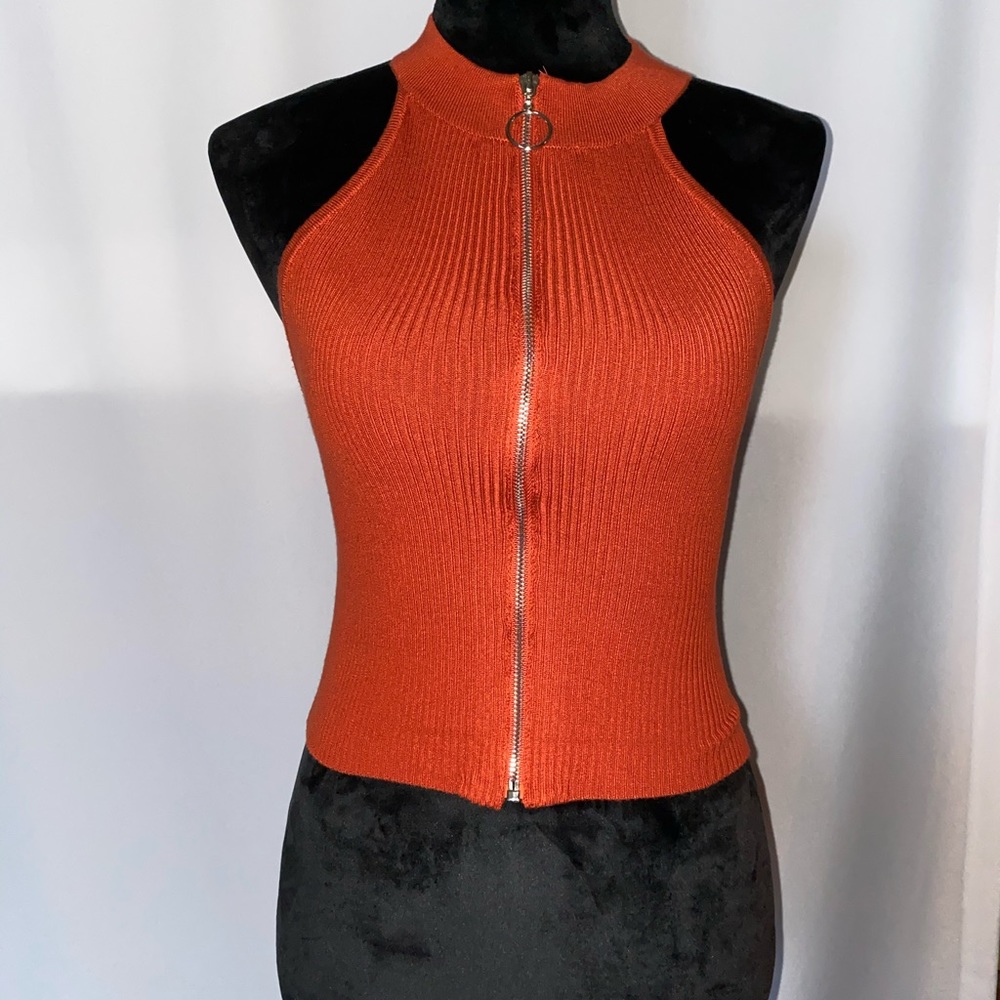 LINE ORANGE TOP